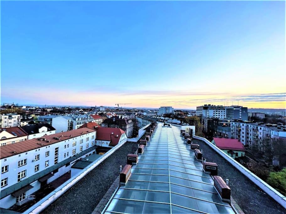 Exclusive Penthouse Near Citycenter 120M2 +Netflix Krakow Bagian luar foto