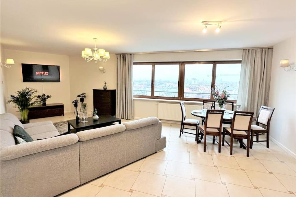 Exclusive Penthouse Near Citycenter 120M2 +Netflix Krakow Bagian luar foto