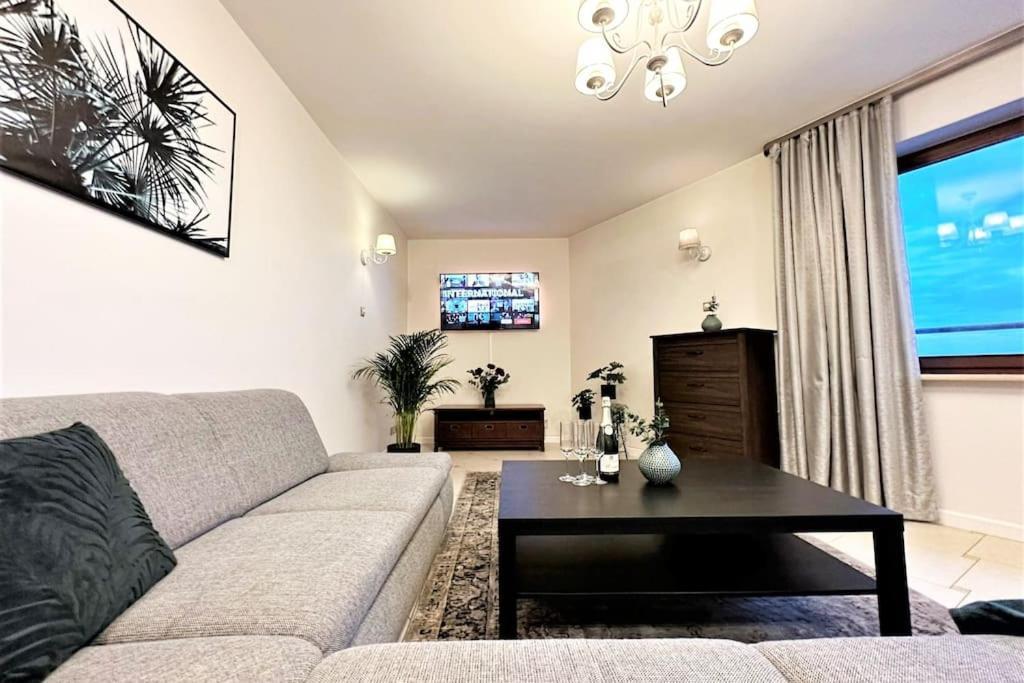 Exclusive Penthouse Near Citycenter 120M2 +Netflix Krakow Bagian luar foto