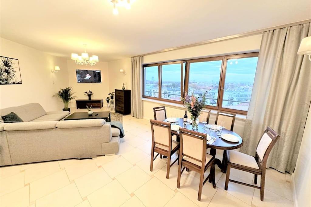 Exclusive Penthouse Near Citycenter 120M2 +Netflix Krakow Bagian luar foto