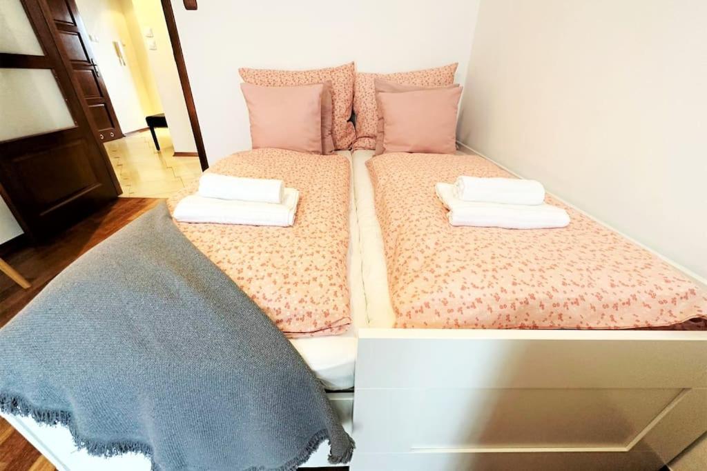 Exclusive Penthouse Near Citycenter 120M2 +Netflix Krakow Bagian luar foto