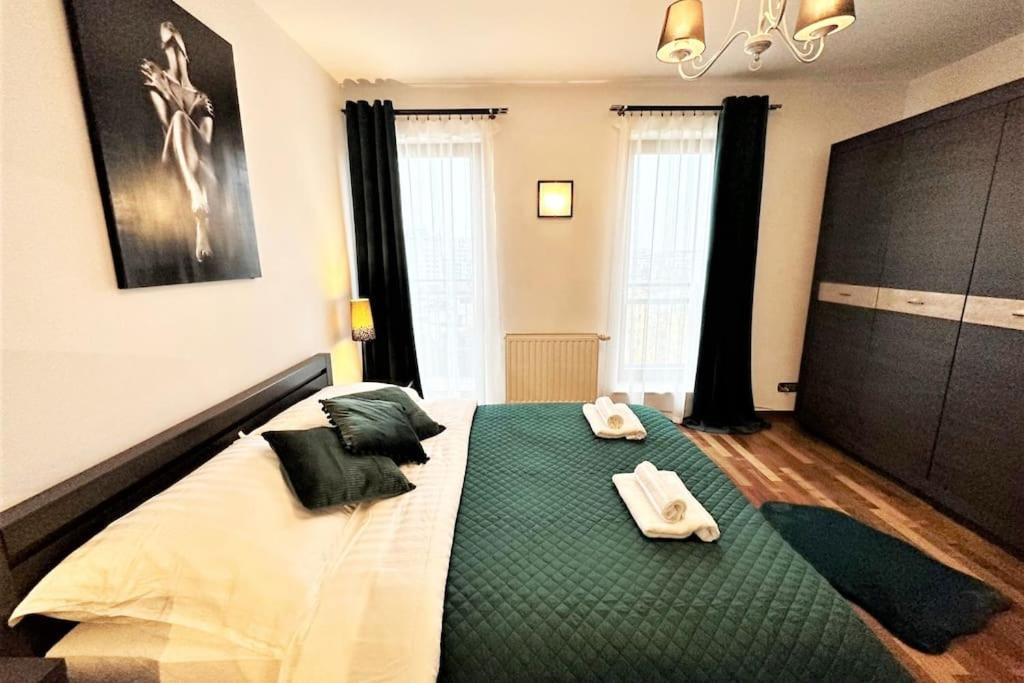 Exclusive Penthouse Near Citycenter 120M2 +Netflix Krakow Bagian luar foto